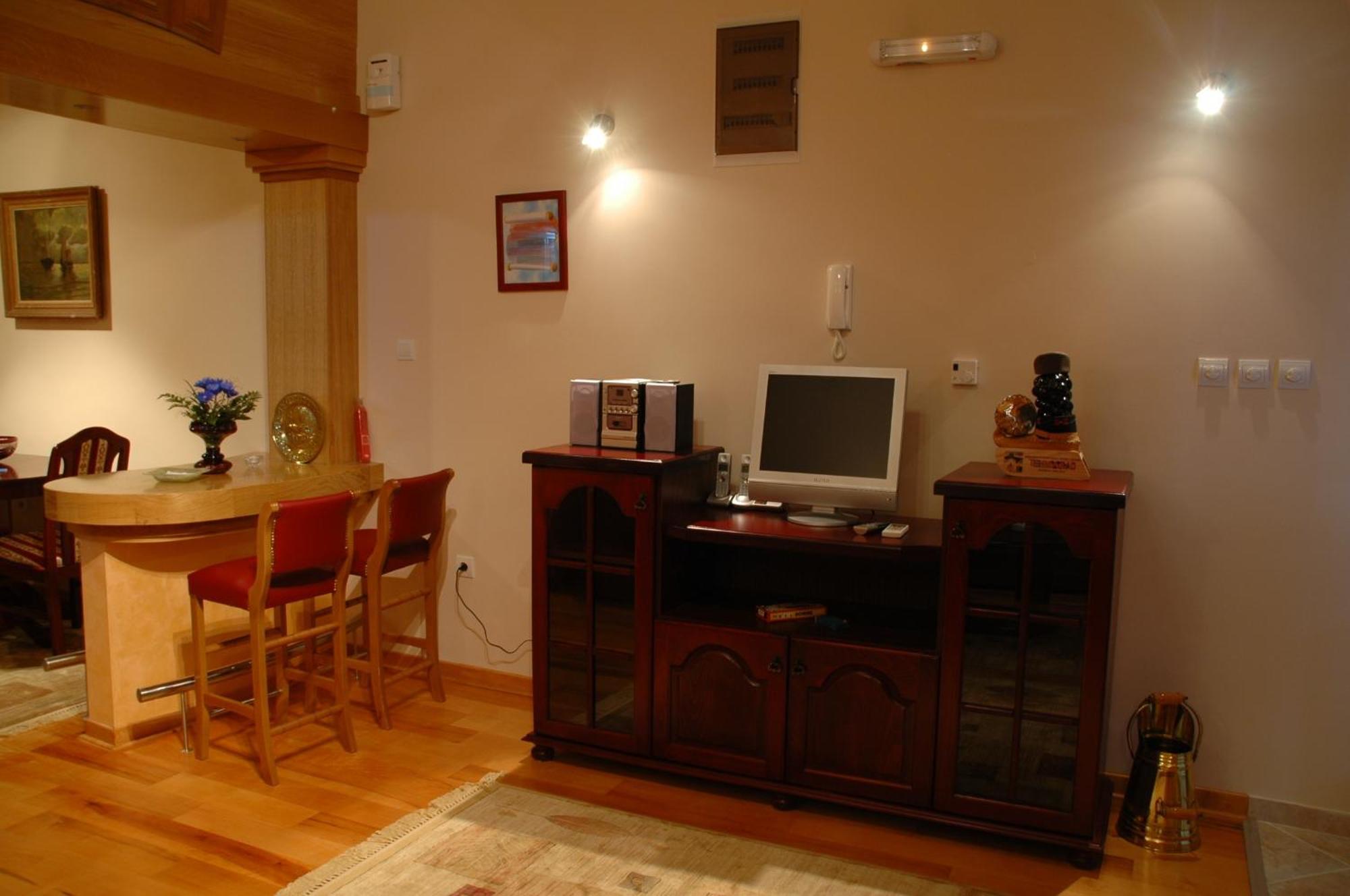 Hotel Tehnograd Kraljevo Buitenkant foto