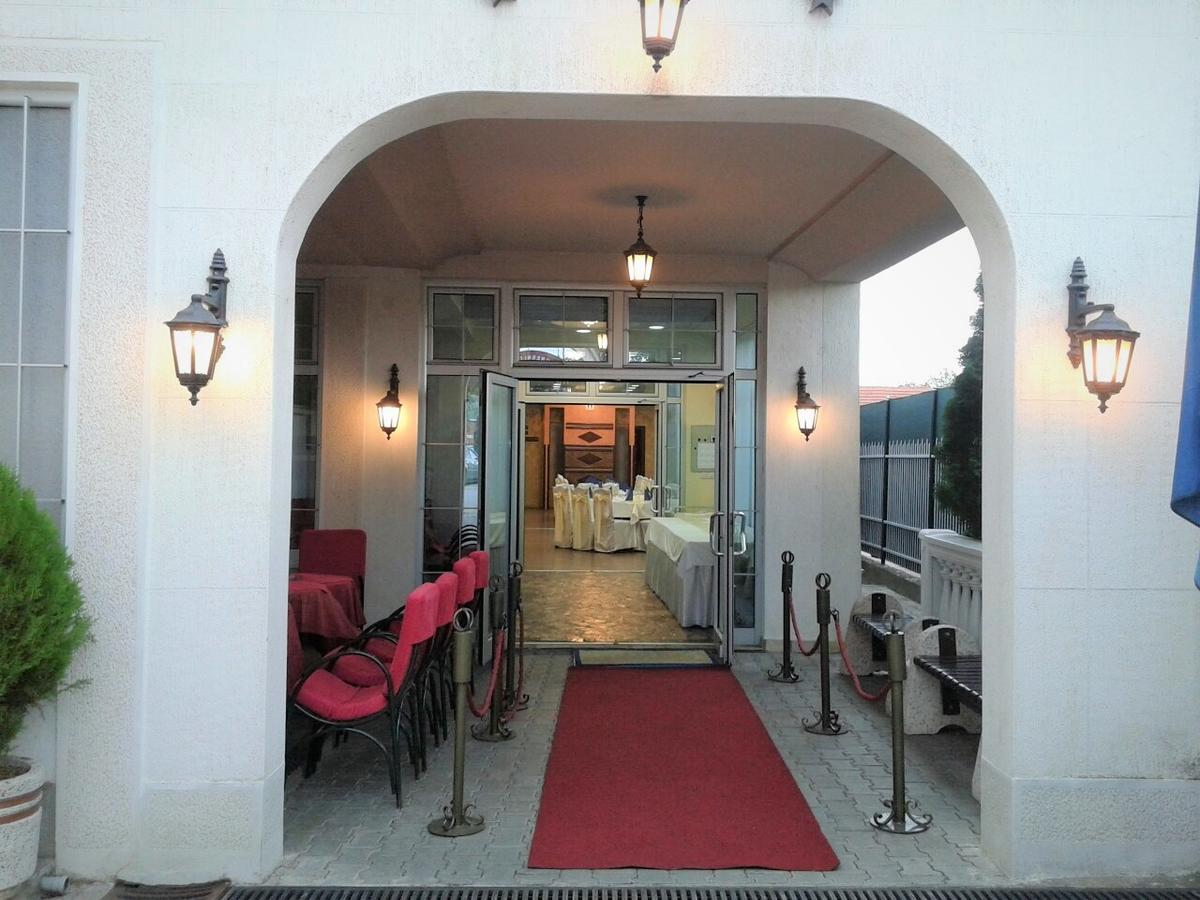 Hotel Tehnograd Kraljevo Buitenkant foto