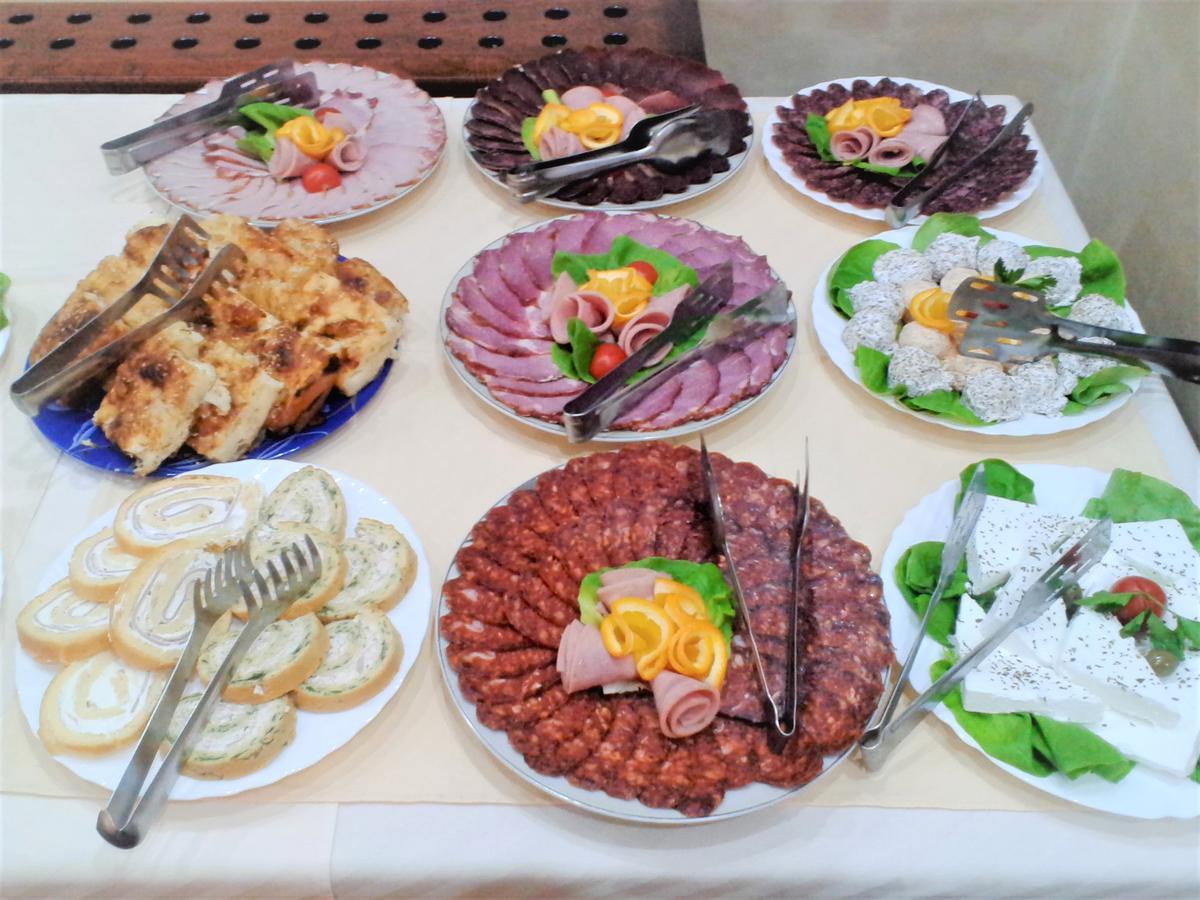Hotel Tehnograd Kraljevo Buitenkant foto