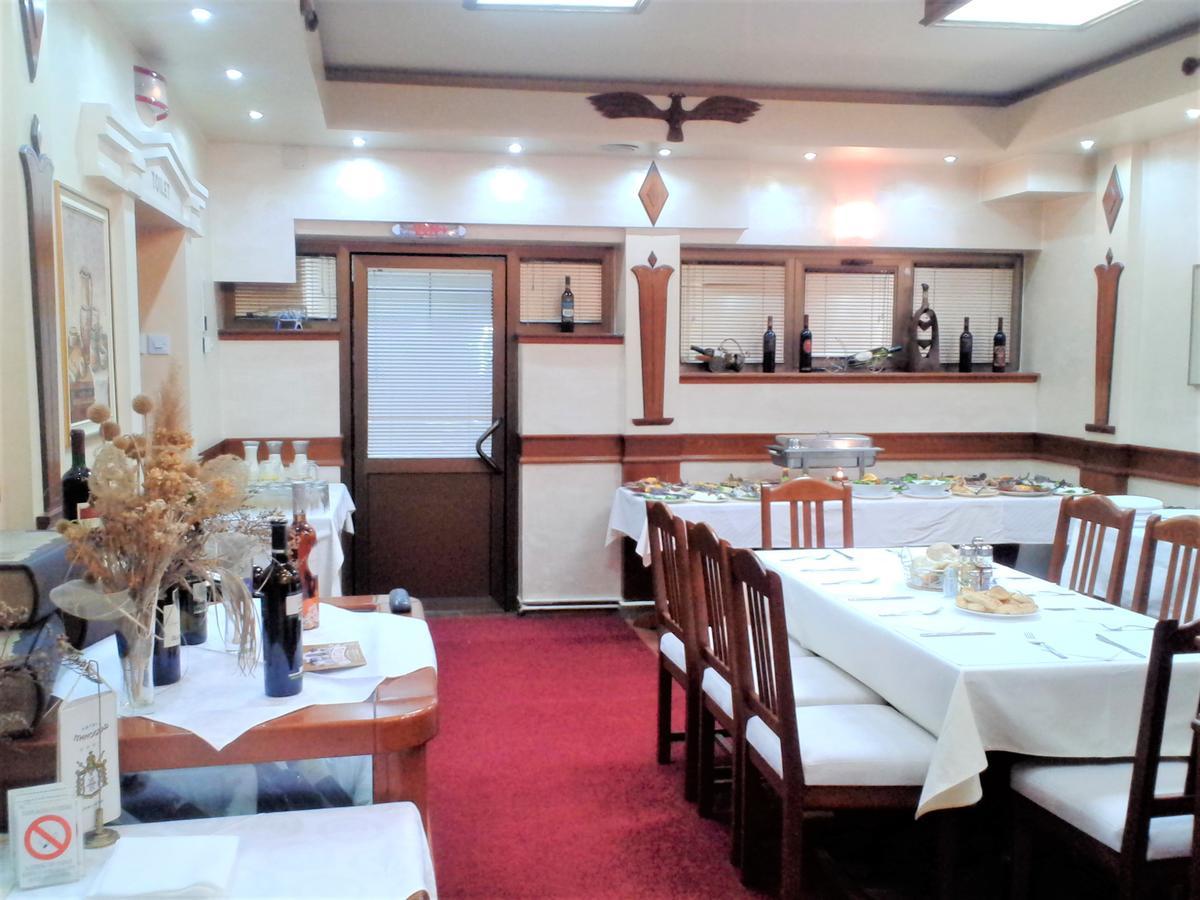 Hotel Tehnograd Kraljevo Buitenkant foto